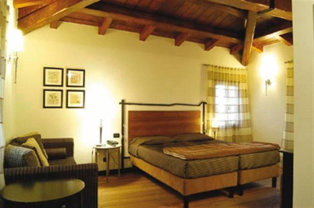 Hotel Fossa Mala Fiume Veneto Exterior photo